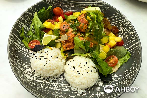 Aloha Poke - Small Poke Bowl - White Rice, Spicy Ahi Tuna, Cherry Tomatoes, Golden Rasins