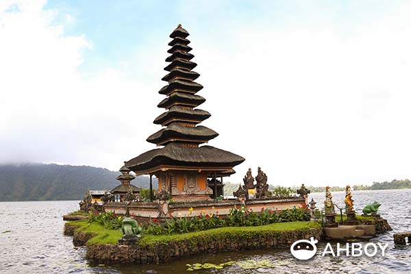 Going Bali from Singapore 2022 - Pura Ulun Danu Bratan Temple